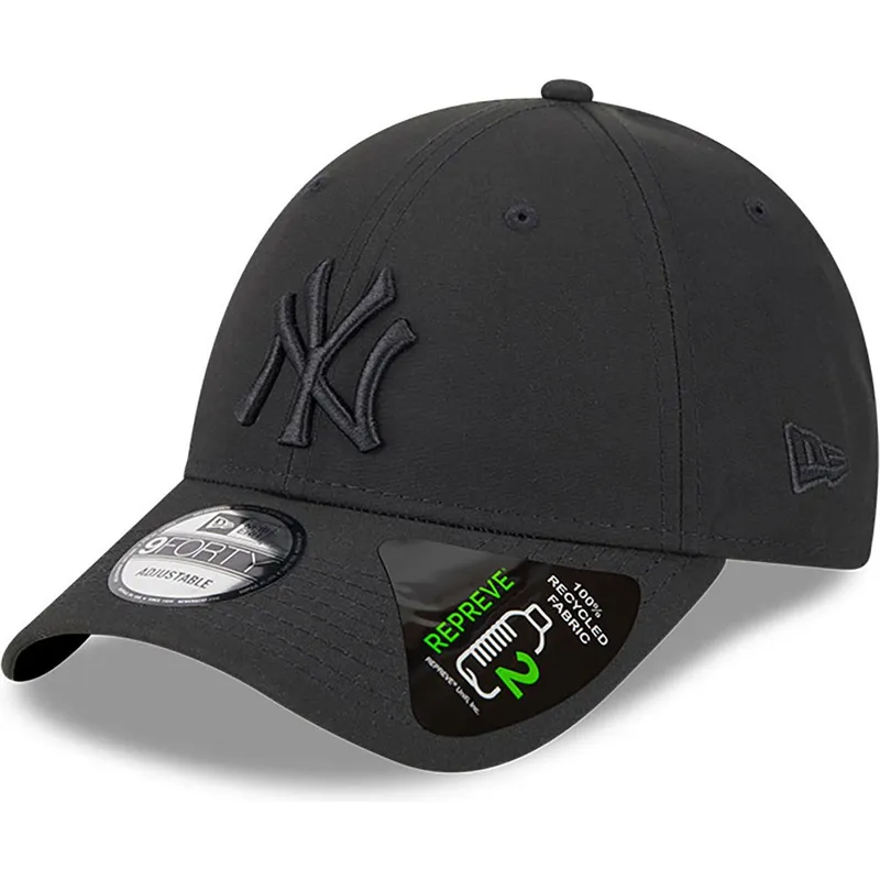 svart-bojd-justerbar-keps-med-svart-logotyp-9forty-repreve-outline-fran-new-york-yankees-mlb-av-new-era