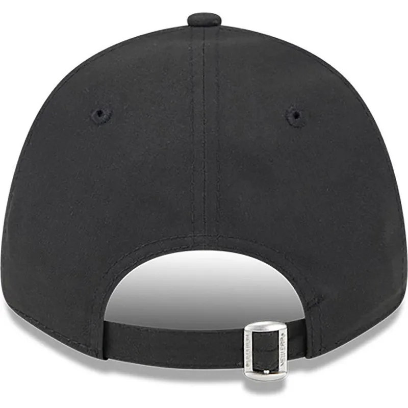 svart-bojd-justerbar-keps-med-svart-logotyp-9forty-repreve-outline-fran-new-york-yankees-mlb-av-new-era
