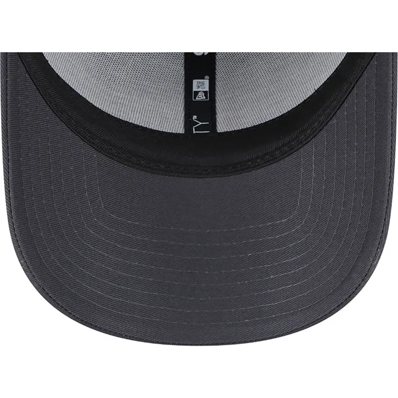 kepsar-curva-gra-justerbart-band-9forty-metallic-fran-new-york-yankees-mlb-av-new-era