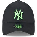 new-york-yankees-mlb-9forty-neon-svart-justerbar-bojd-keps-med-gront-logotyp-fran-new-era