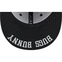 bugs-bunny-looney-tunes-gra-och-svart-platt-snapbackkeps-9fifty-fran-new-era