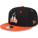 new-era-looney-tunes-daffy-duck-svart-och-orange-snapback-9fifty-keps