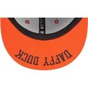 svart-och-orange-platt-keps-snapback-9fifty-med-daffy-anka-looney-tunes-fran-new-era