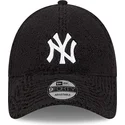 svart-justerbar-kurvad-keps-9forty-teddy-new-york-yankees-mlb-fran-new-era