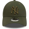 gron-bojd-keps-med-justerbar-passform-och-gront-new-york-yankees-logotyp-39thirty-league-essential-fran-new-era-mlb