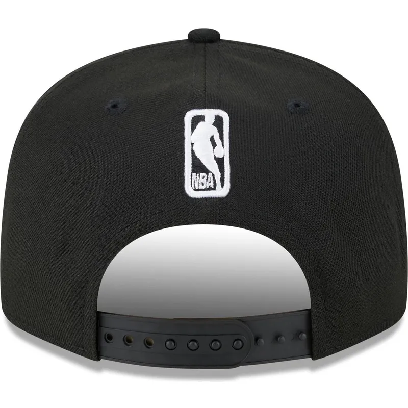 svart-platt-snapback-keps-9fifty-tip-off-2023-fran-los-angeles-lakers-nba-av-new-era