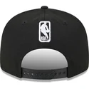 svart-platt-snapbackkeps-9fifty-tip-off-2023-milwaukee-bucks-nba-fran-new-era