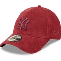 justerbar-rod-bojd-keps-med-rod-logotyp-9forty-towelling-new-york-yankees-mlb-fran-new-era