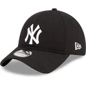 svart-justerbar-kurvad-keps-9twenty-herringbone-fran-new-york-yankees-mlb-av-new-era