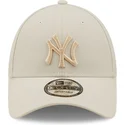 beige-bojd-snapback-keps-med-beige-logotyp-9forty-tonal-repreve-fran-new-york-yankees-mlb-fran-new-era
