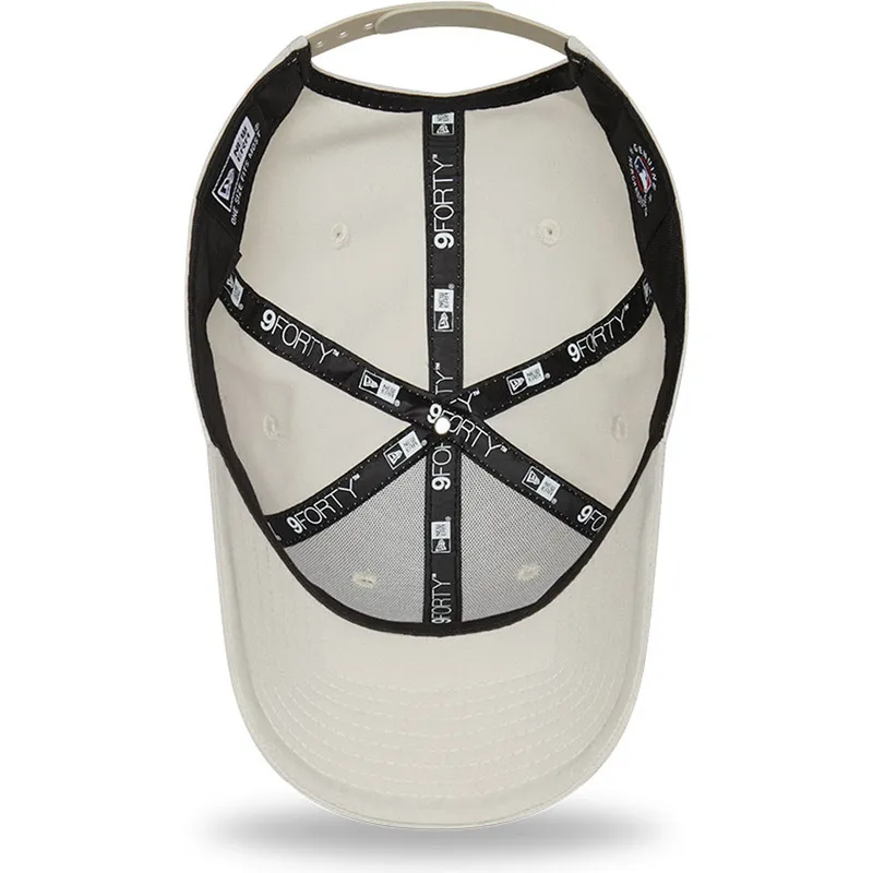 beige-bojd-keps-snapback-med-beige-logotyp-9forty-tonal-repreve-fran-new-york-yankees-mlb-av-new-era
