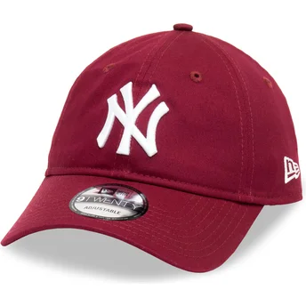 Mörkröd böjd justerbar keps 9TWENTY League Essential från New York Yankees MLB av New Era