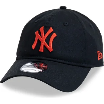 Svart justerbar böjd keps med röd logotyp 9TWENTY League Essential New York Yankees MLB från New Era