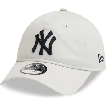 New Era Bågformad Brätta Svart Logotyp 9TWENTY League Essential New York Yankees MLB Beige Justerbar Keps