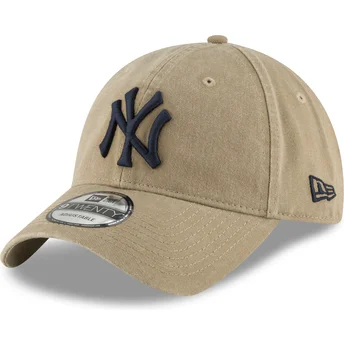 Ljusbrun böjd justerbar keps med marinblå logotyp 9TWENTY Core Classic från New York Yankees MLB av New Era