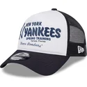 vit-och-marinbla-new-york-yankees-9forty-a-frame-team-truckerkeps-fran-new-era-mlb