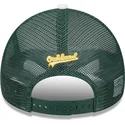 vit-och-gron-oakland-athletics-mlb-9forty-a-frame-circle-truckerkeps-fran-new-era