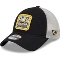 svart-och-vit-pittsburgh-pirates-mlb-9twenty-stripe-truckerkeps-fran-new-era