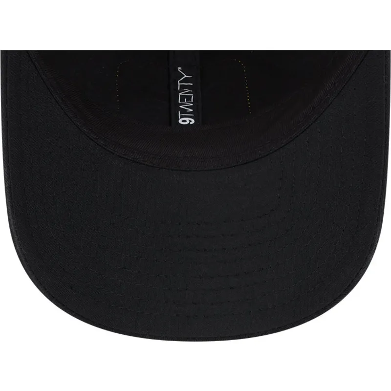 svart-och-vit-trucker-keps-9twenty-stripe-fran-pittsburgh-pirates-mlb-av-new-era