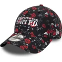manchester-united-football-club-premier-league-new-era-justerbar-svart-och-rod-bojd-keps-9forty-floral-all-over-print