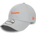 gra-bojd-justerbar-keps-med-orange-logotyp-9forty-seasonal-colour-fran-vespa-piaggio-av-new-era