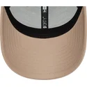kepsar-curva-beige-snapback-9forty-seasonal-fran-red-bull-racing-formula-1-av-new-era