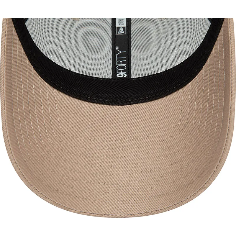 kepsar-curva-beige-snapback-9forty-seasonal-fran-red-bull-racing-formula-1-av-new-era