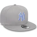 gra-platt-snapbackkeps-med-bla-new-york-yankees-mlb-9fifty-outline-logotyp-av-new-era
