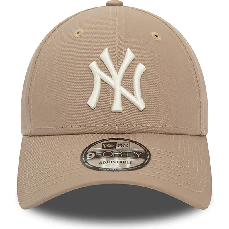 kepsar-curva-brun-justerbart-band-claro-9forty-league-essential-fran-new-york-yankees-mlb-av-new-era