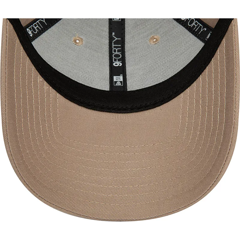 kepsar-curva-brun-justerbart-band-claro-9forty-league-essential-fran-new-york-yankees-mlb-av-new-era