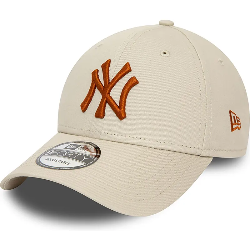 new-era-new-york-yankees-mlb-9forty-league-essential-beige-justerbar-bojd-keps-med-brunt-logo
