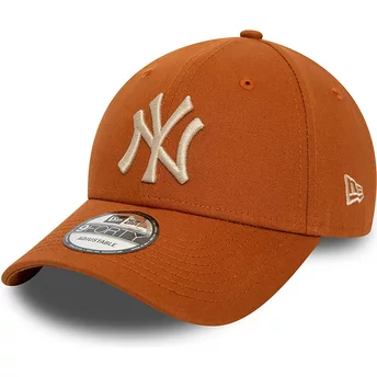 New Era Böjd Brätta 9FORTY League Essential New York Yankees MLB Brun Justerbar Keps med Beige Logotyp