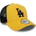gul-och-svart-truckerkeps-med-svart-logotyp-a-frame-league-essential-los-angeles-dodgers-mlb-fran-new-era