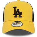 gul-och-svart-truckerkeps-med-svart-logotyp-a-frame-league-essential-los-angeles-dodgers-mlb-fran-new-era