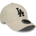 beige-justerbar-kurvkeps-med-svart-logotyp-9twenty-league-essential-los-angeles-dodgers-mlb-fran-new-era