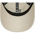 beige-justerbar-bojd-keps-med-svart-logotyp-9twenty-league-essential-los-angeles-dodgers-mlb-fran-new-era