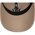 brun-justerbar-bojd-keps-med-svart-logotyp-9twenty-league-essential-av-new-york-yankees-mlb-fran-new-era