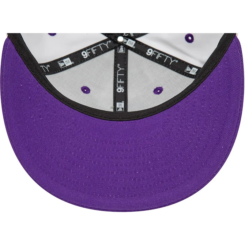 vit-och-lila-platt-keps-snapback-9fifty-white-crown-fran-los-angeles-lakers-nba-av-new-era