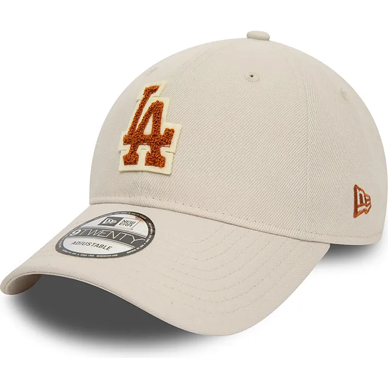 beige-justerbar-bojd-keps-med-brunt-los-angeles-dodgers-logotyp-9twenty-boucle-mlb-fran-new-era