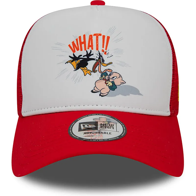 vit-och-rod-a-frame-truckerkeps-med-daffy-anka-och-pelle-gris-looney-tunes-fran-new-era