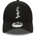 svart-justerbar-9forty-keps-med-bojd-skarm-med-bugs-bunny-karaktar-fran-looney-tunes-av-new-era