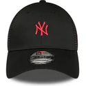 new-era-9forty-home-field-justerbar-svart-bojd-keps-med-rod-logotyp-new-york-yankees-mlb