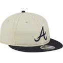beige-och-marinbla-9fifty-retro-crown-denim-platt-keps-fran-atlanta-braves-mlb-av-new-era