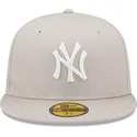 beige-anpassad-59fifty-league-essential-platt-keps-new-york-yankees-mlb-fran-new-era