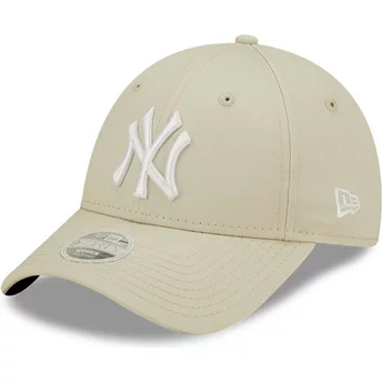 New Era böjd brätta kvinnors 9FORTY League Essential New York Yankees MLB Beige justerbar keps