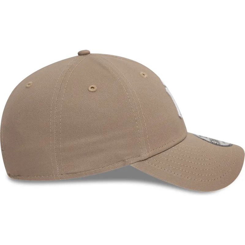 ljusbrun-bojd-justerbar-keps-9forty-league-essential-fran-new-york-yankees-mlb-av-new-era