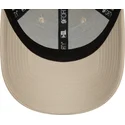 beige-justerbar-bojd-keps-med-gront-new-york-yankees-logotyp-9forty-league-essential-fran-new-era-mlb