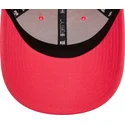 rosa-justerbar-keps-med-bojd-skarm-och-rosa-logotyp-9forty-league-essential-new-york-yankees-mlb-fran-new-era