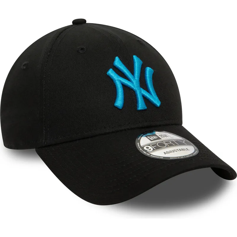 svart-justerbar-bojd-keps-med-bla-logotyp-9forty-league-essential-av-new-york-yankees-mlb-fran-new-era