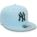 ljusbla-platt-snapback-keps-med-svart-new-york-yankees-mlb-9fifty-league-essential-logga-fran-new-era